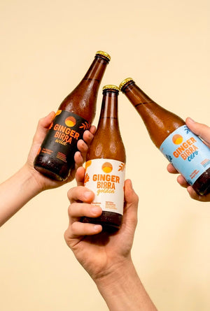 Tres botellas de Ginger Birra —Wild, Golden y Cero— en un brindis, pack mixto sin alcohol